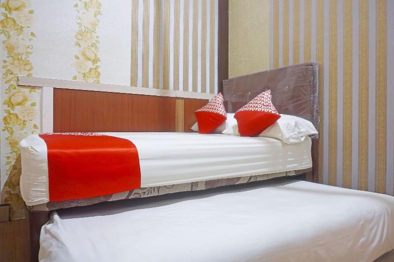 Oyo 91433 Hotel Sari Jeneponto - Oda