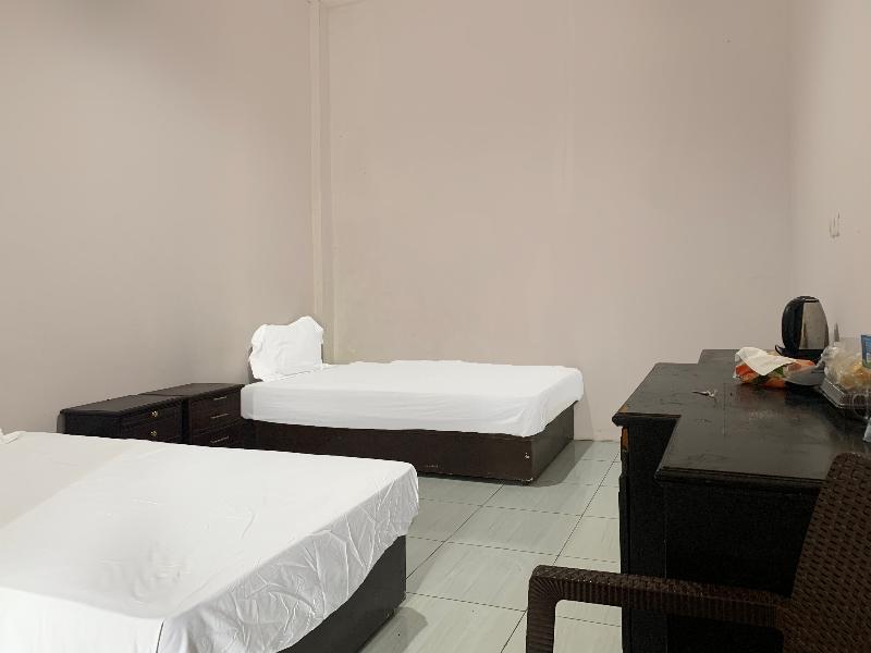Oyo 91657 Penginapan Radja Jeneponto - Oda