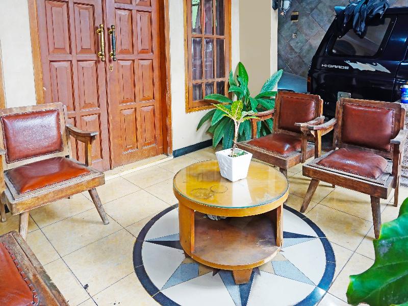 Spot On 91551 Gwen Syariah Homestay - Lobi
