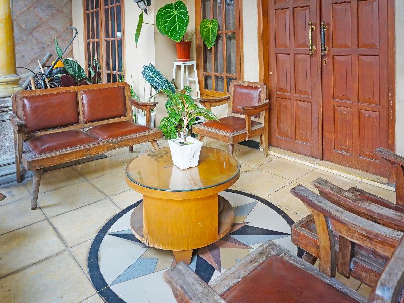 Spot On 91551 Gwen Syariah Homestay - Lobi