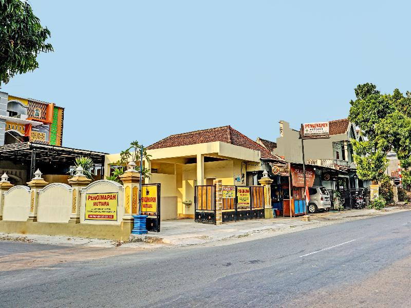 Oyo 91599 Penginapan Mutiara Madiun - Genel