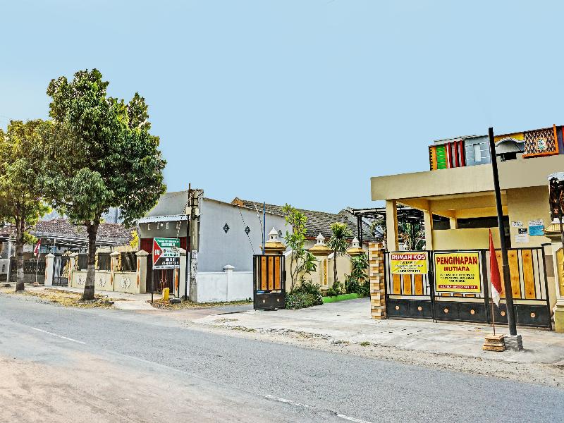 Oyo 91599 Penginapan Mutiara Madiun - Genel