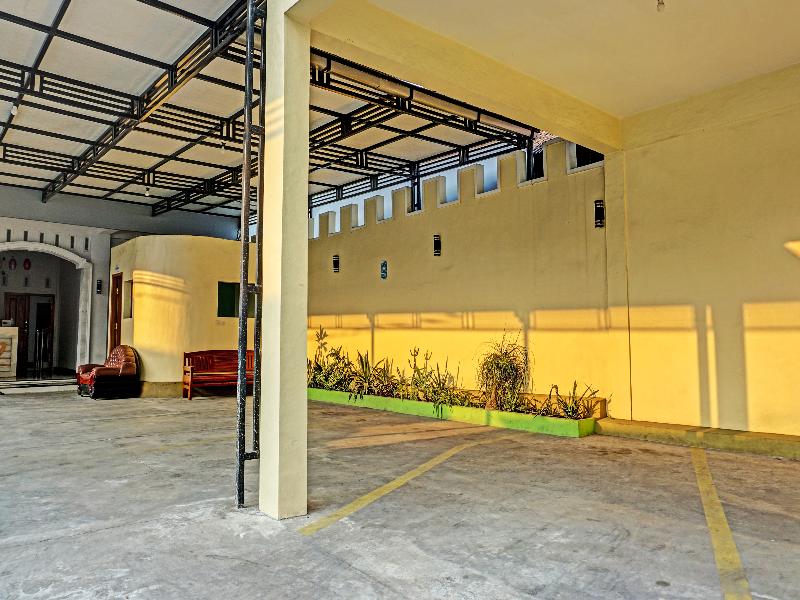 Oyo 91599 Penginapan Mutiara Madiun - Genel