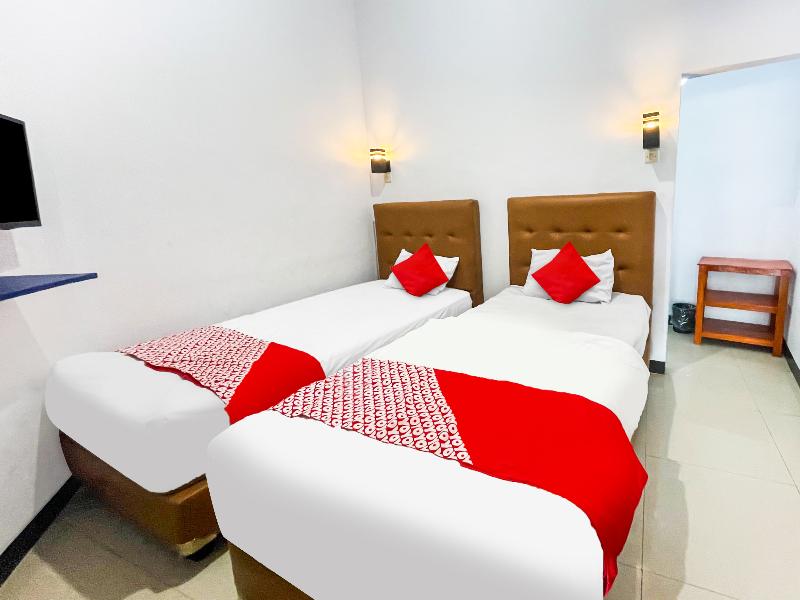 Oyo 91599 Penginapan Mutiara Madiun - Oda