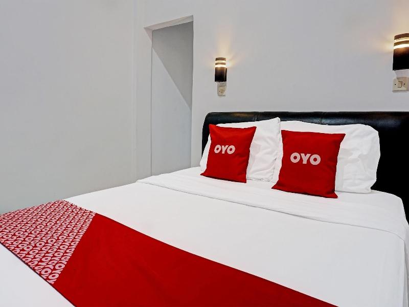 Oyo 91599 Penginapan Mutiara Madiun - Oda