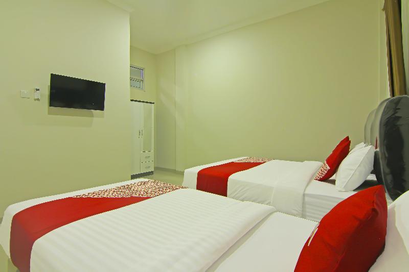 Oyo 91675 Utama Residence - Oda
