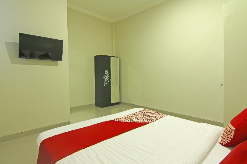 Oyo 91675 Utama Residence - Oda