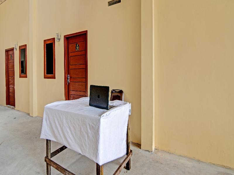 Oyo 91835 Djasur Kost - Lobi