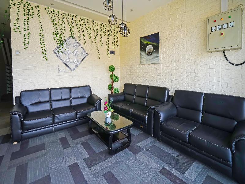 Oyo 91742 Ivy Hotel - Lobi