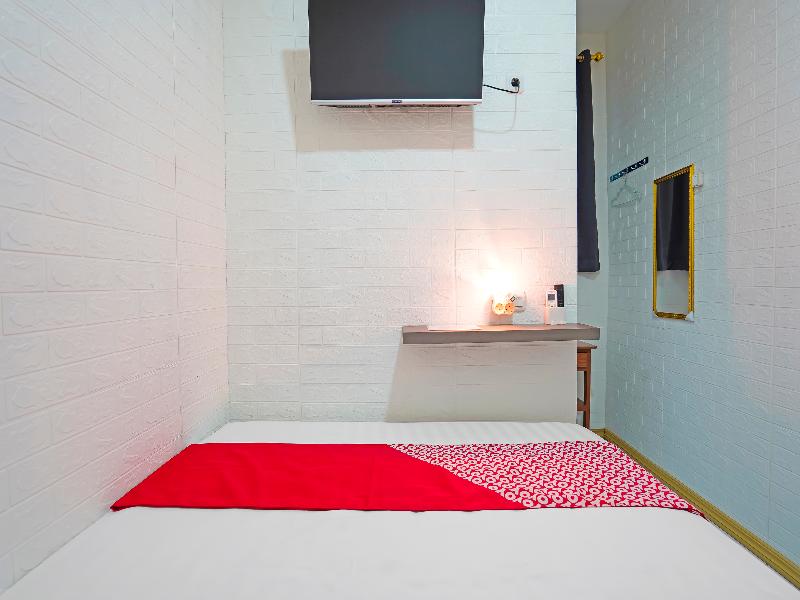 Oyo 91727 Luxury Homestay Sidoarjo - Oda