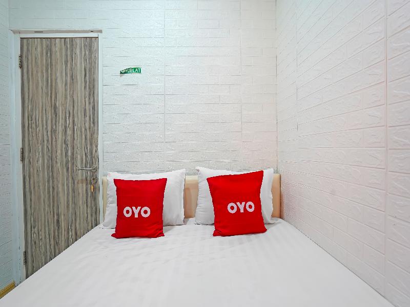 Oyo 91727 Luxury Homestay Sidoarjo - Oda