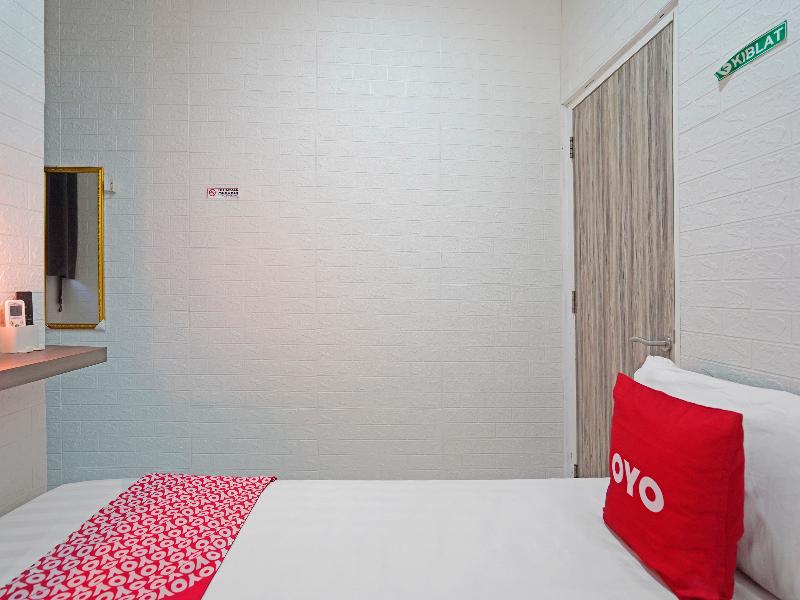 Oyo 91727 Luxury Homestay Sidoarjo - Oda