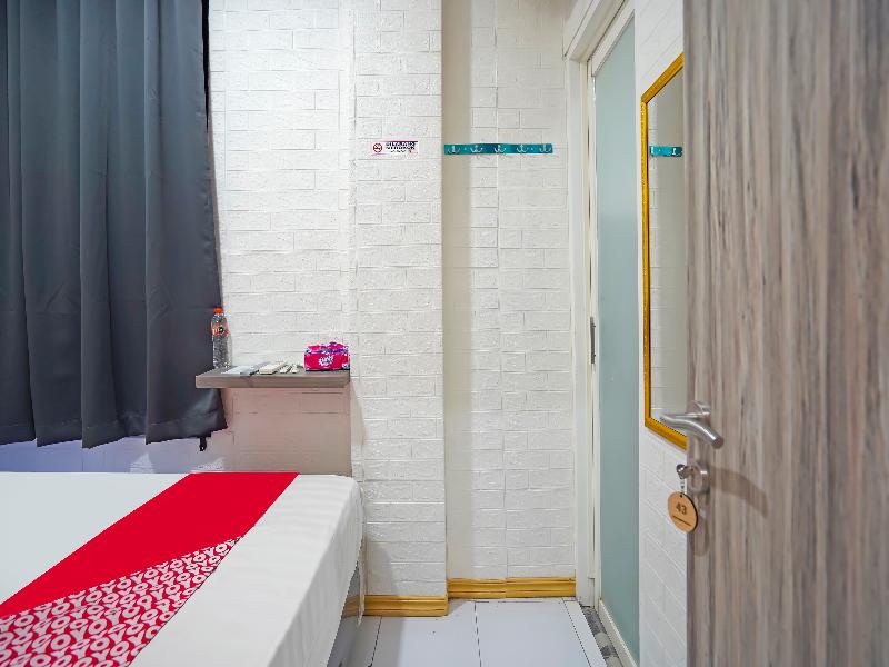 Oyo 91727 Luxury Homestay Sidoarjo - Oda