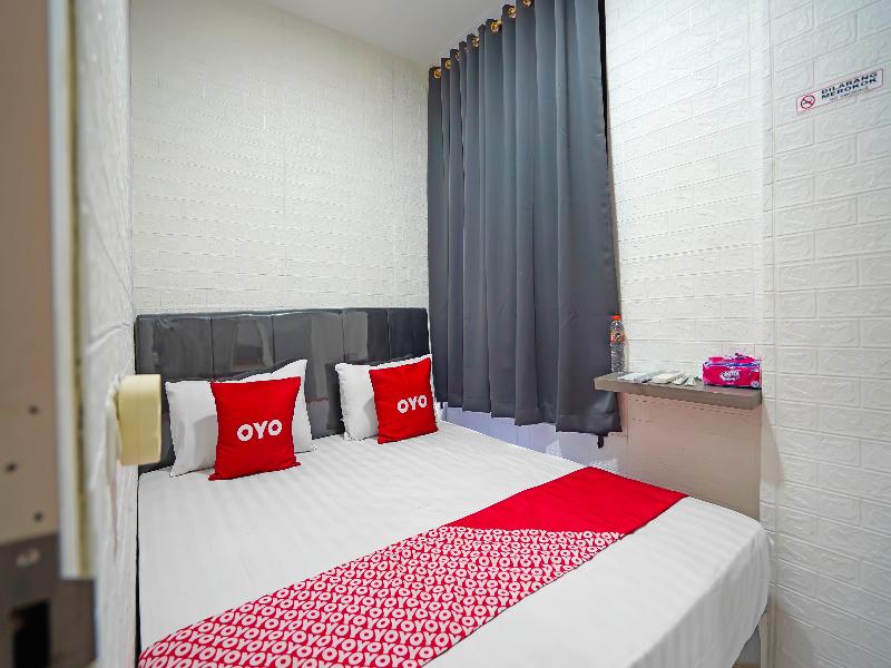 Oyo 91727 Luxury Homestay Sidoarjo - Oda