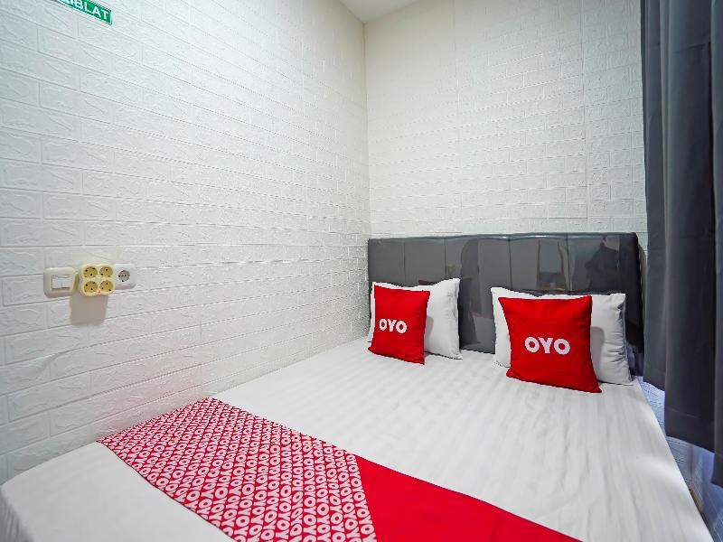 Oyo 91727 Luxury Homestay Sidoarjo - Oda