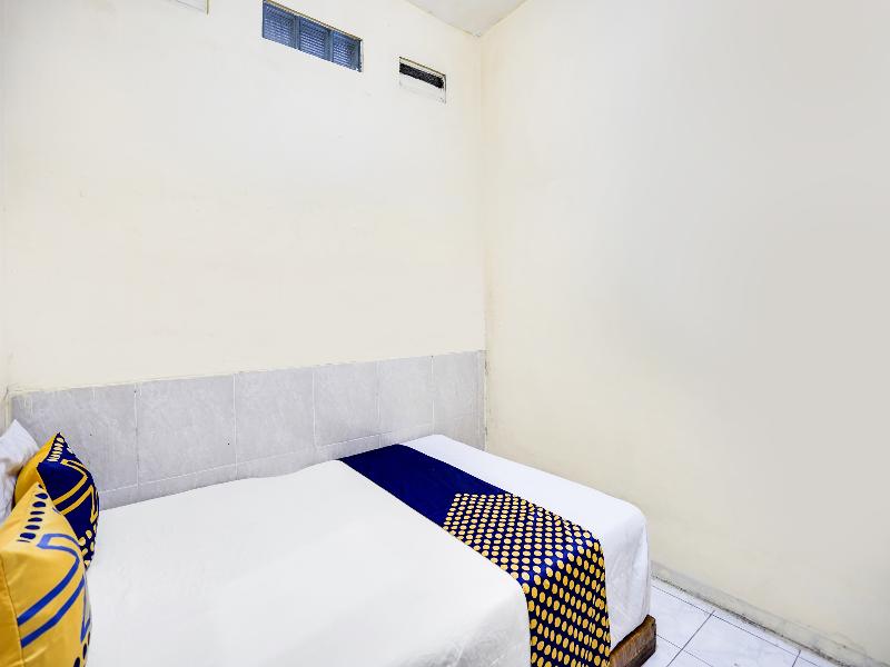 Spot On 91774 Kost Nusantara Sidoarjo - Oda