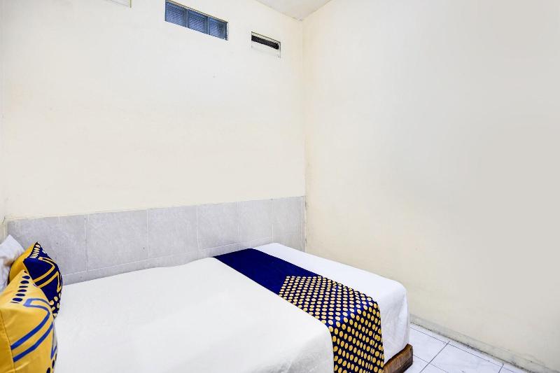 Spot On 91774 Kost Nusantara Sidoarjo - Oda