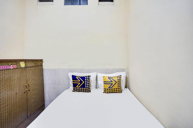 Spot On 91774 Kost Nusantara Sidoarjo - Oda