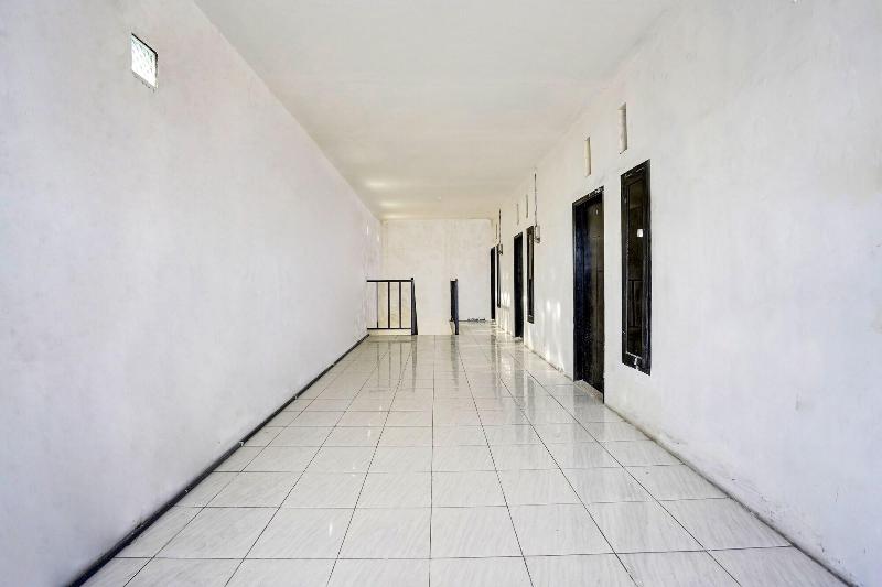 Spot On 91789 Kost Umik Sidoarjo - Lobi