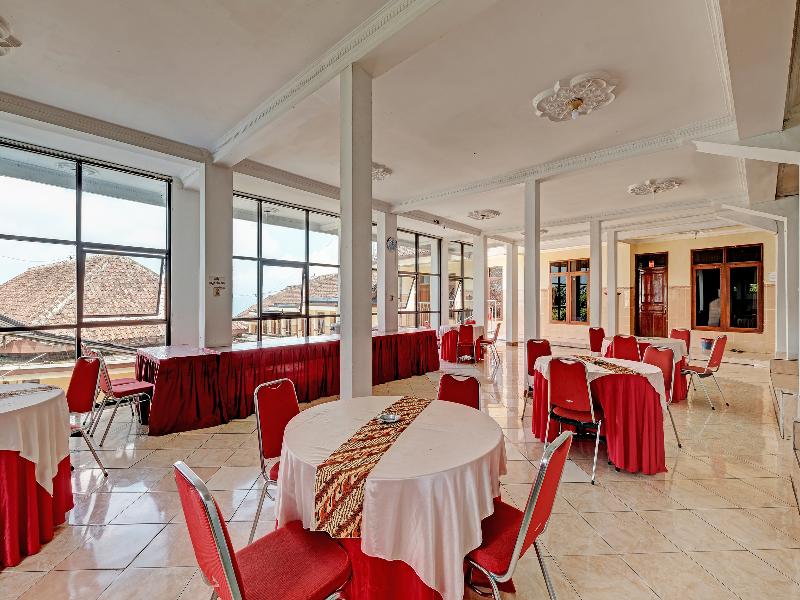 Collection O 91692 Hotel Citra Dewi 3 Hills - Restoran
