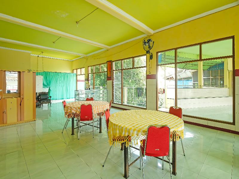 Capital O 91914 Hotel Citra Dewi 2 Int's - Restoran