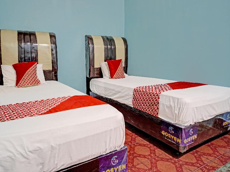 Spot On 91637 Hotel Adela - Oda