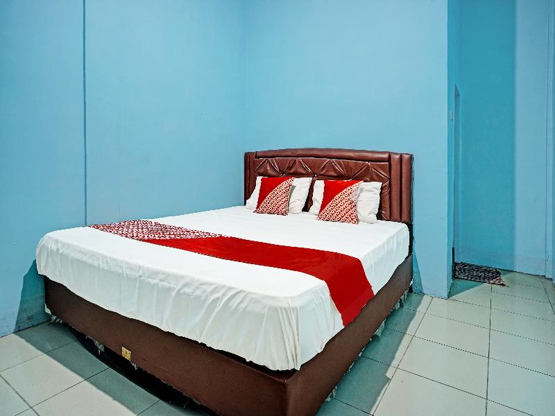 Spot On 91637 Hotel Adela - Oda