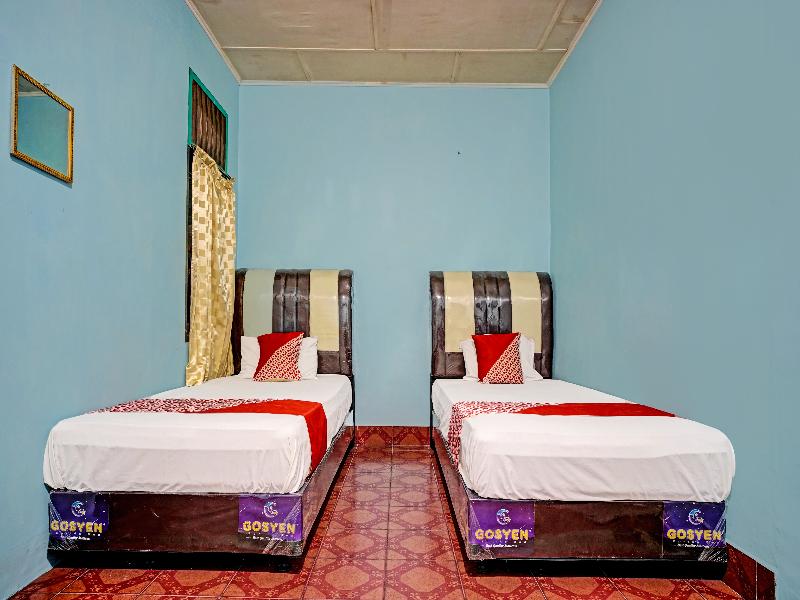 Spot On 91637 Hotel Adela - Oda