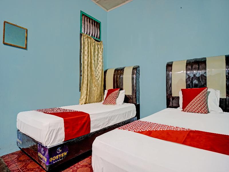 Spot On 91637 Hotel Adela - Oda