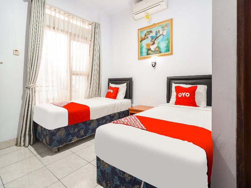 Oyo 91561 Gandhi Hotel - Oda