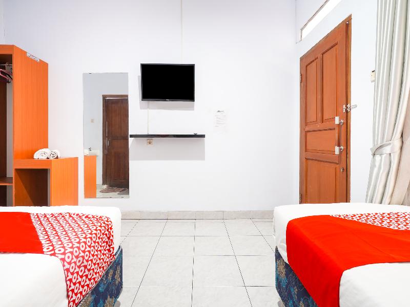 Oyo 91561 Gandhi Hotel - Oda