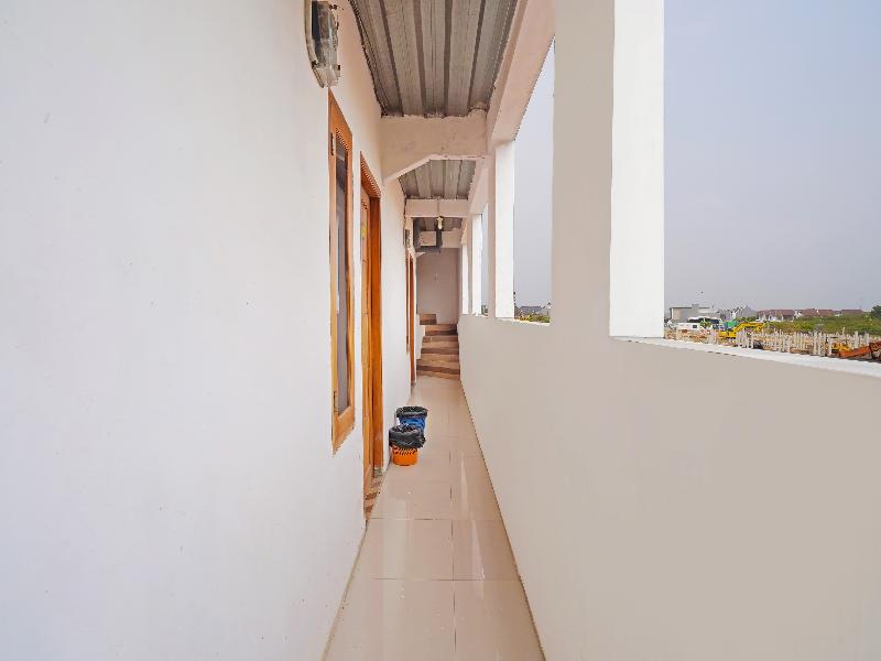 Hotel O Biring Residence - Lobi