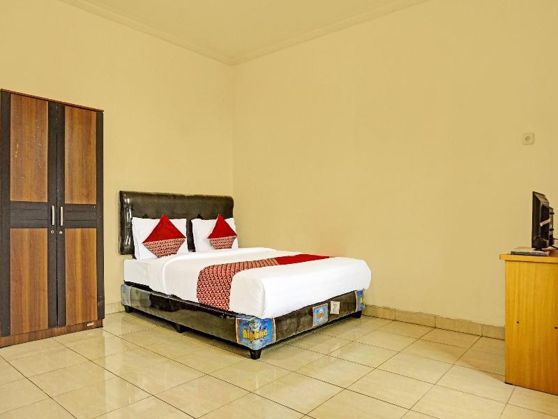Super OYO 91535 J&b Rooms Tomang - Genel