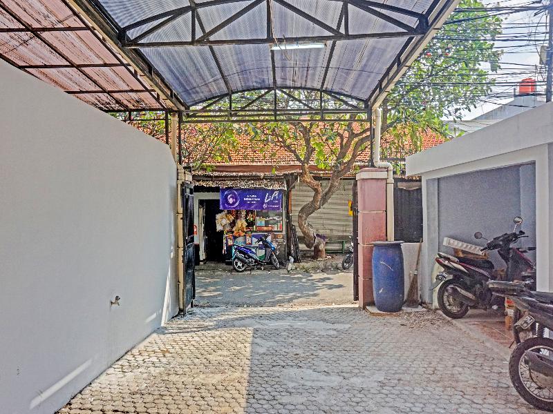 Super OYO 91535 J&b Rooms Tomang - Genel