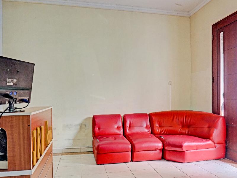 Super OYO 91535 J&b Rooms Tomang - Genel
