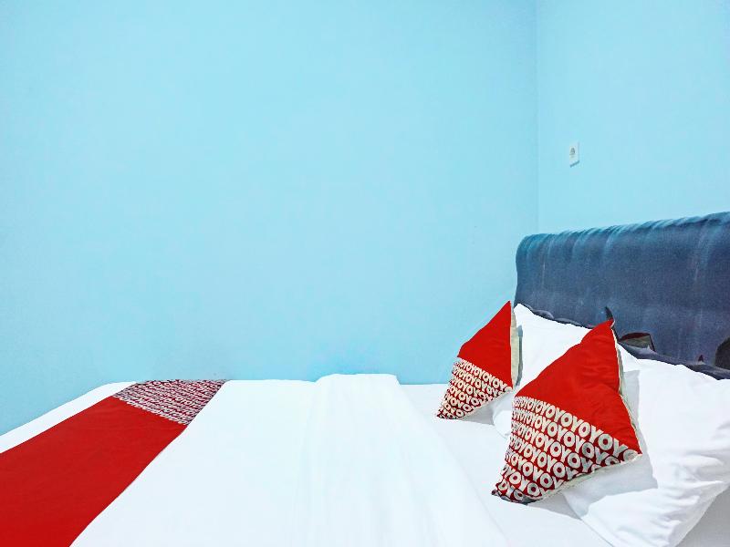 Super OYO 91535 J&b Rooms Tomang - Oda