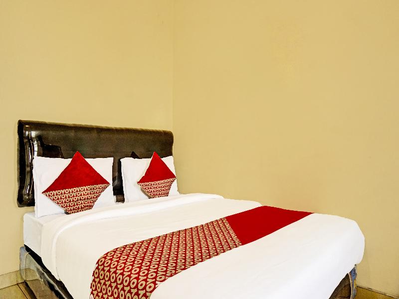 Super OYO 91535 J&b Rooms Tomang - Oda