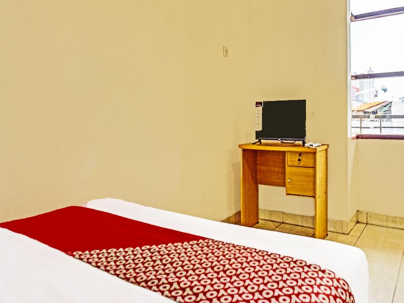 Super OYO 91535 J&b Rooms Tomang - Oda