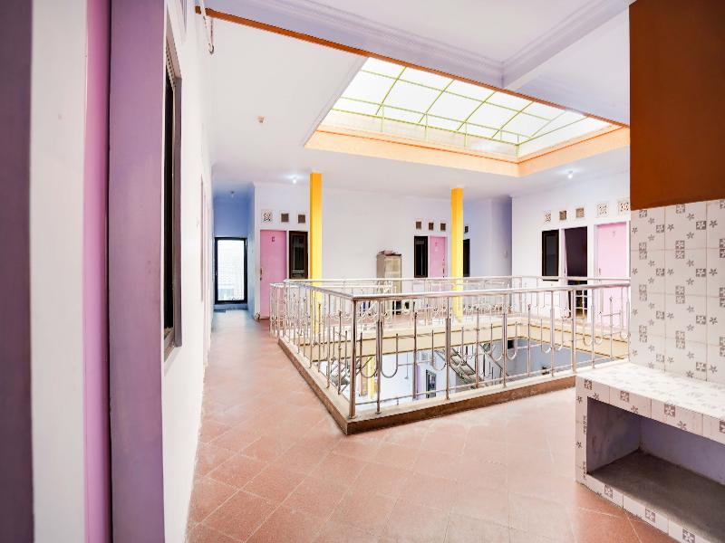 Spot On 91626 Rr Kost Putri Syariah - Lobi