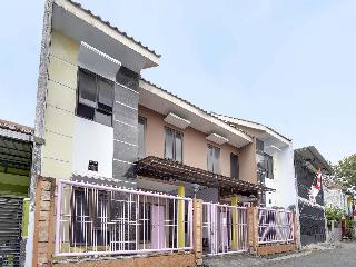 Spot On 91626 Rr Kost Putri Syariah otel fotoğrafı