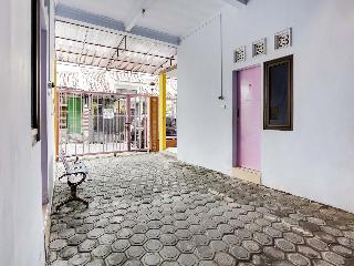 Spot On 91626 Rr Kost Putri Syariah fotoÄŸrafÄ±