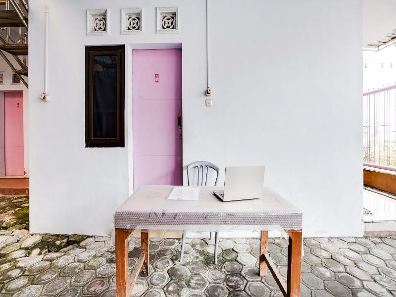 Spot On 91626 Rr Kost Putri Syariah - Genel