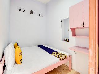 Spot On 91626 Rr Kost Putri Syariah fotoÄŸrafÄ±
