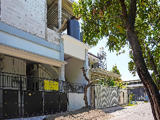 Oyo 91746 Kost Sedati Syariah otel fotoğrafı