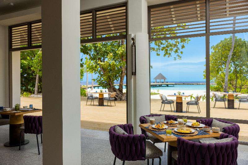 Avani+ Fares Maldives Resort - Restoran