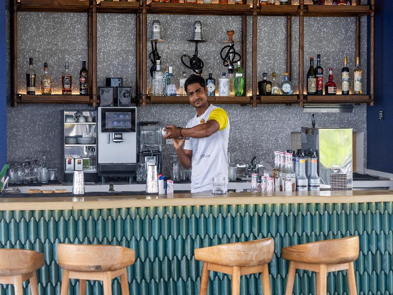 Avani+ Fares Maldives Resort - Restoran