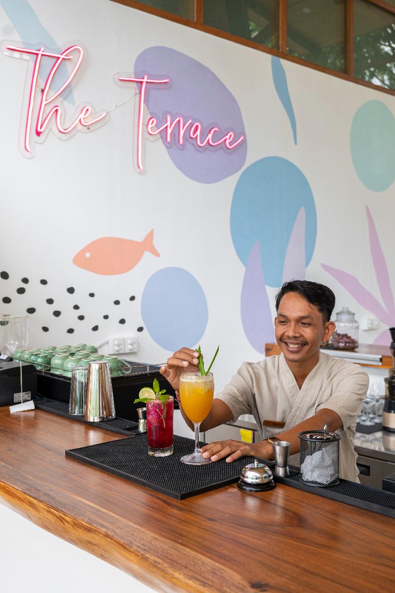 Deep Roots Dive & Yoga Resort - Bar