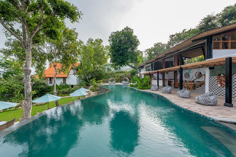 Deep Roots Dive & Yoga Resort - Havuz