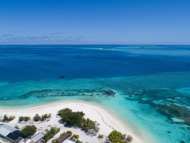One The Island - Plaj