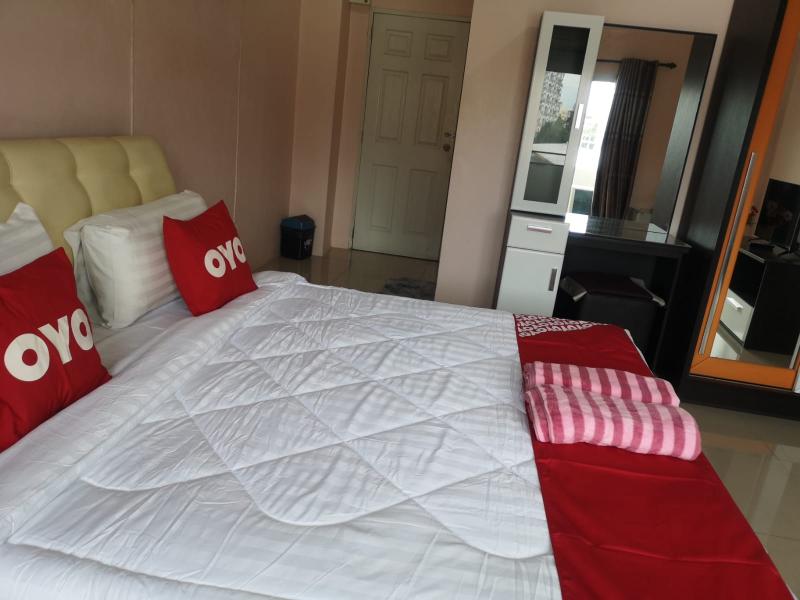 Oyo 75414 Kjs Pattaya​ - Oda